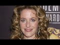 gillian anderson � www.charloteweb.com gillian leigh anderson (born august 9, 1968) is an emmy- and golden globe award-winning american actress, best known for her roles as fbi special agent dana scully in the american tv series the x-files and lady dedlock in the bbc tv series bleak house.