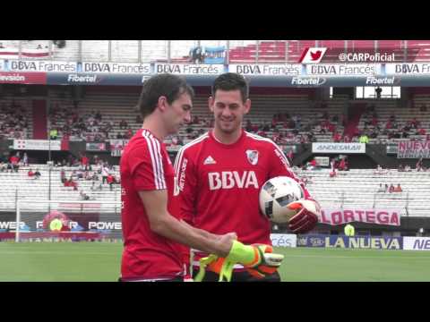 River estrenó su nueva camiseta naranja