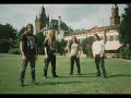 just pics from their websites. i�ll try to get the lyrics.
solo fotos desde su sitio we, intentare conseguir las letras.