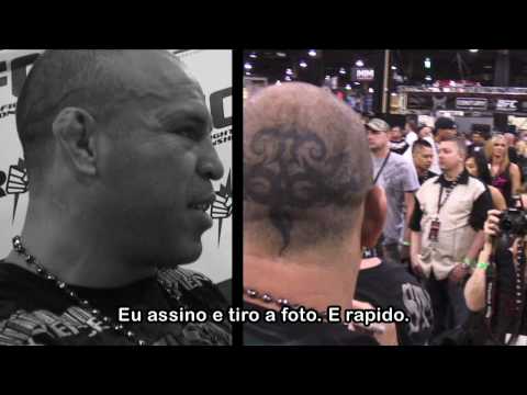 Wanderlei Silva stands up for fans at UFC Expo 2010