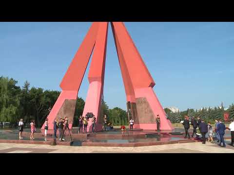 Президент Республики Молдова Игорь Додон возложил цветы к мемориальному комплексу «Вечность» по случаю 77 лет с начала Великой войны за защиту Родины