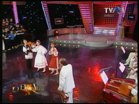 ovidiuseugen - MALINA in direct la TVR1in luna mai 2009, pe scena emisiunii de folclor