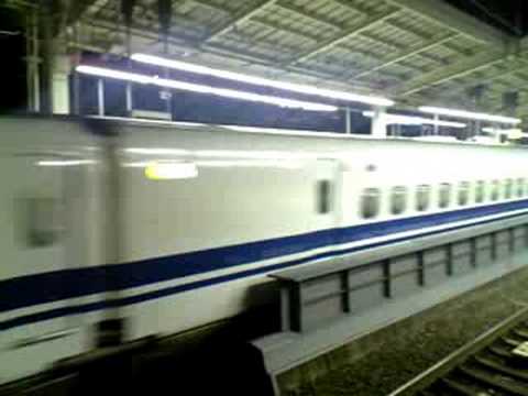 夜の京都駅へ到着　ＪＲ東海新幹線７００系