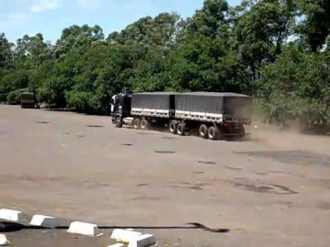 Bitrem : Cavalo de pau no Posto in Campo Grande-MS