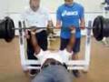 videos de bench press 196 kg olowaly
