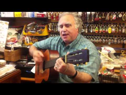Ernest Rossi sings with his lovely song.