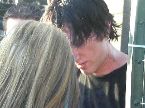 shawn from alesana sighning my arm : ]