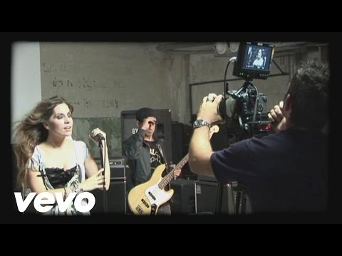 La Oreja de Van Gogh - La Ni&ntilde;a Que Llora En Tus Fiestas -