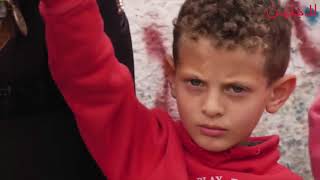 وقفة للاجئين الفلسطينيين في مخيم العروب رفضاً لتقليصات الأونروا