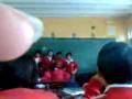 cantando en la clase de la teacher