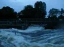 Leaside Canoe Club - sunbury weir - massive wave!