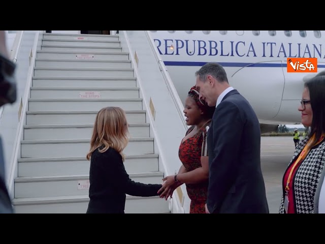 Meloni in Sudafrica per il G20, l'arrivo a Johannesburg