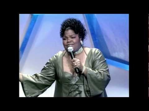 Monique - On the Queens of Comedy Tour in Las Vegas Mo'Nique explains the difference between white wives and black wives when it comes to supporting your spouse. PLEAS...
