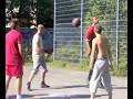 so spiel man B Ball in Oppelner str (jentown )