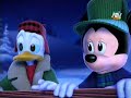 Mickey y sus amigos juntos en Navidad