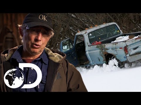 Navigating A Treacherous Route In Dangerous Snowy Conditions | Alaska: The Last Frontier