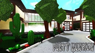 The ULTIMATE Japanese PARTY Mansion! (Roblox)