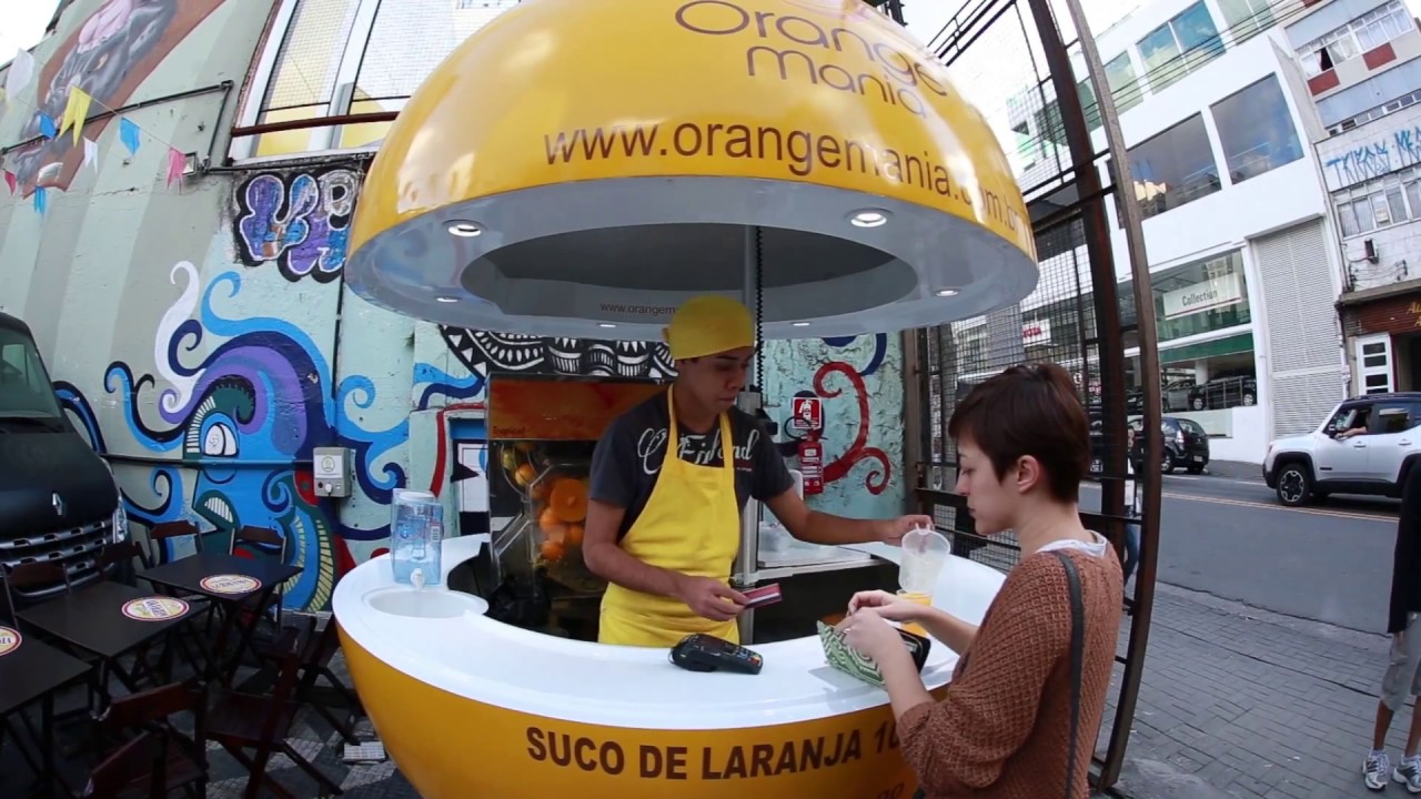 Suco de Laranja Gelado e Quiosques.