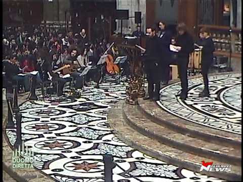 symboli - Il simbolo della fede illumina la città Giovani ambrosiani in Duomo per la Veglia