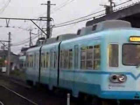 2000型リニューアル車両遠賀野駅で