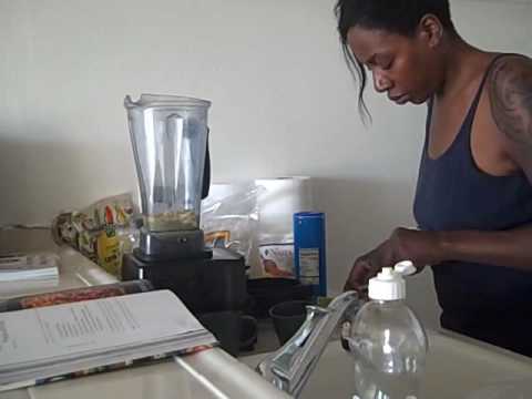 Raw Food! courgette/zuchini pasta with Gina Yas