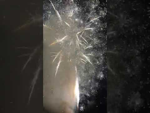 Evento particular em Paratí 2 - Fogos de Artificio http://img.youtube.com/vi/oq-v8W6b4PE/0.jpg