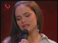 El Refugio 141, Clarita canta