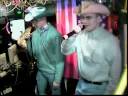 Teddy singt Holy water im Karaoke Fun Pub Stuttgart