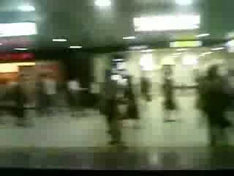 駅中のフードビジネス華やかな京王線明大前駅