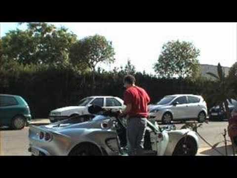 How to remove the roof of a Lotus Elise