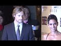 halle berry shows off her baby bump for the first time in public at the premiere of her movie 