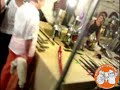 immaginatevi ora la nostra bella piazza del popolo, cuore della citt� di ascoli piceno, in cui i guerrieri riemersi dalle nebbie di avalon si danno convegno per combattere la battaglia pi� difficile: quella contro il degrado dell'uomo e del suo spirito eroico.

immaginatevi di artigiani in kilt che cuciono i vostri abiti, abbelliscono con fini ornamenti i vostri volti e il vostro corpo, di sapienti erboristi che vi fanno degustare idromele e sidro, e di bellissime fate che risvegliano le arcaiche simbiosi silvestri.

immaginatevi di bardi che cantano fino all'alba di struggenti amori e di epiche gesta, e di bande d'armi che sanno liberare la vis civica in sfrenate danze e magici cerchi collettivi.

immaginatevi dotti druidi che vi conducono nei misteriosi segreti della conoscenza e che sanno parlare di libert�, di onore, fratellanza.

e ancora, immaginatevi di cavalieri senza macchia e paura inginocchiati di fronte al potere divino, di maestri d'arme e di poetica bellezza.

immaginatevi ascoli celtica...

ebbene, gioved� 14 agosto trovatevi in piazza del popolo e aprite gli occhi, vedrete realmente tutto ci� che avete immaginato.

andrea maria antonini
assessore alla cultura di ascoli piceno



::::::::::::programma:::::::::::::


prima edizione di 