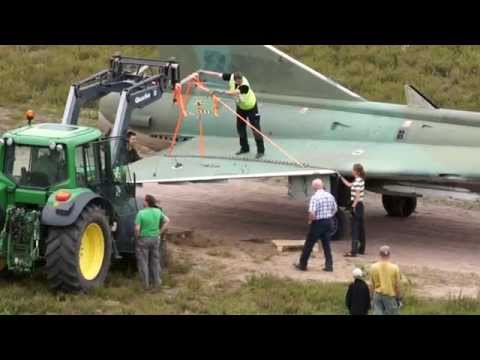 Saab Draken: Aircraft wing repair