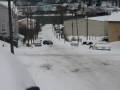 videos de Snowboarding down street shirtless