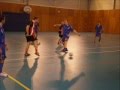 Le r�sum� et le film d'un entra�nement (match) futsal