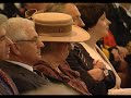 queen beatrix falls asleep!!!