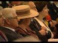 Queen Beatrix falls asleep!!!
