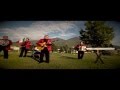 Los Humildes Besos Sin Futuro Official Music Video and Lyrics