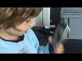 blasen, schütteln und schwups schon ist der Dino fertig