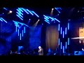 Shakira le canta su papá Mi niña Bonita en los Laitn Grammys 2011