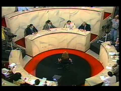 Edição dos melhores momentos das mil primeiras entrevistas do Roda Viva