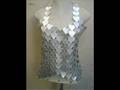 Roupas feitas de materiais reciclados