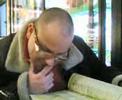 giornata al bar con tanto di autolesione