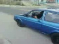 gol azul pneu novo