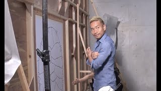 サッカー長友が壁をぶち破るシーンの裏側はこんな感じ/CM「ドラゴンボールZ ブッチギリマッチ長友佑都氏 部室編」メイキング