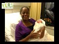 Izaline Calister met kind en Edison Award