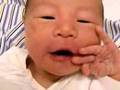 生後27時間目の表情