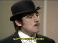 monty python   estación de policí­a  voces graciosas 