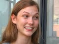 Karlie Kloss Teaches Us Her Runway Walk — on Video!