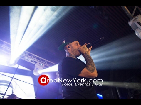 Click to View : Nicky Jam Concierto Salsa con Fuego New York.
